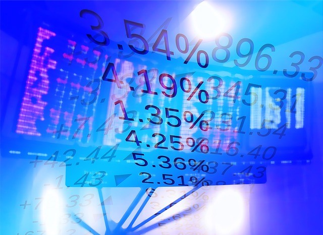 股掌柜午评：创业板指半日涨0.34% 固态电池、房地产板块集体走强